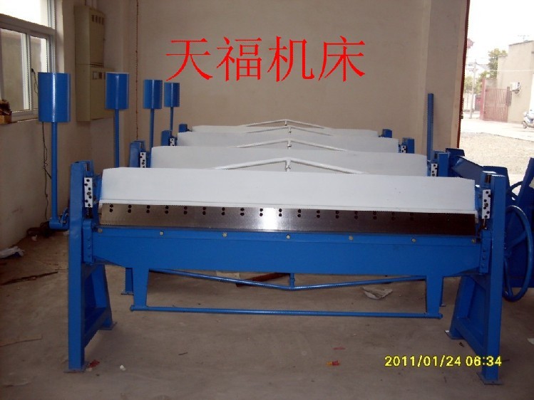 不銹鋼折邊機(jī)/優(yōu)質(zhì)折邊機(jī)廠家/金華折邊機(jī)供應(yīng)商