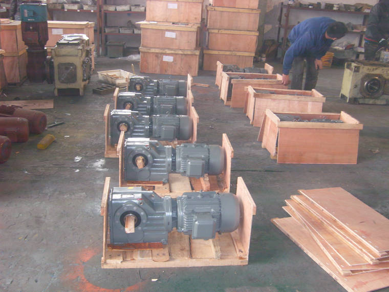 供應(yīng)R系列硬齒面減速機(jī)，R系列硬齒面減速機(jī)價格，硬齒面減速機(jī)廠家