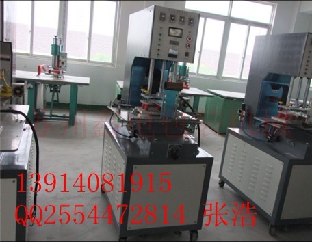 南京自動皮革壓花機