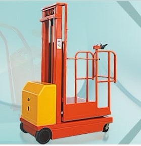 貨架、倉(cāng)庫(kù)電動(dòng)高空取料機(jī),廣東高空取料機(jī),深圳半電動(dòng)高空取料機(jī)
