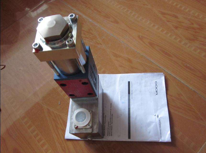 MOOG伺服閥 D633-Z371B ，原裝