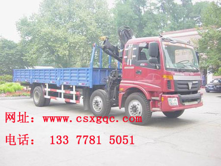 自身吊貨車(chē)—?dú)W曼三軸隨車(chē)吊帶自卸貨車(chē)