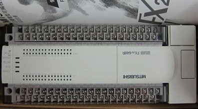 PLC  FX2N-64MR-D _(ti)