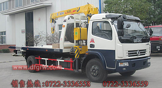東風(fēng)多利卡平板吊機(jī)事故救援車(chē)