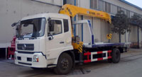 東風(fēng)天錦帶吊機(jī)360度旋轉(zhuǎn)式清障車