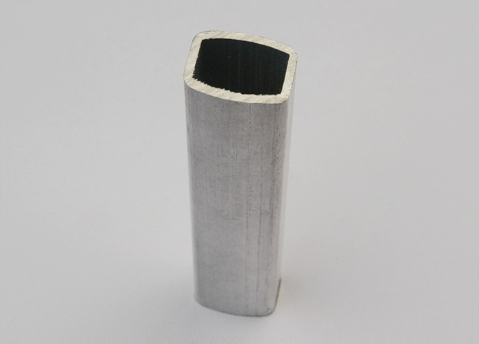鄧州市304不銹鋼橢圓管17×21MM，萬源市28×45不銹鋼平橢管廠家價(jià)格