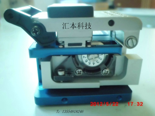 國產(chǎn)高精度FC-6S光纖切割刀性能達(dá)進(jìn)口水平90％