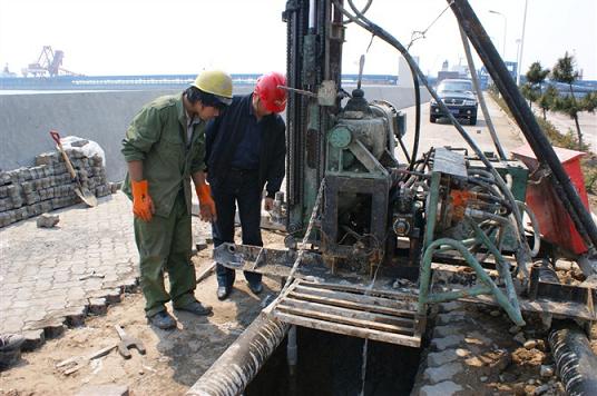藍(lán)海高壓旋噴鉆機，鉆孔噴樁一體機