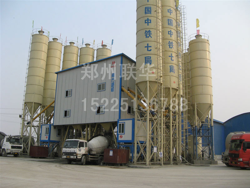 混凝土攪拌站，大型HZS240型混凝土攪拌站產(chǎn)品