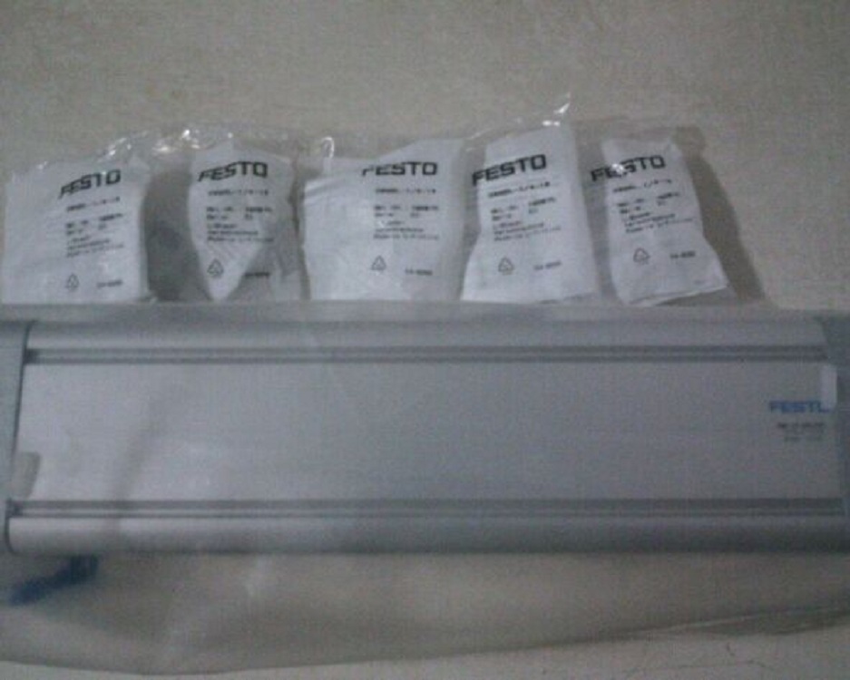 a VAL-1/8-10߶a̓r