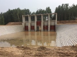 四川雙吊手動螺桿啟閉機 價格、雅安手電兩用螺桿啟閉機使用壽命長