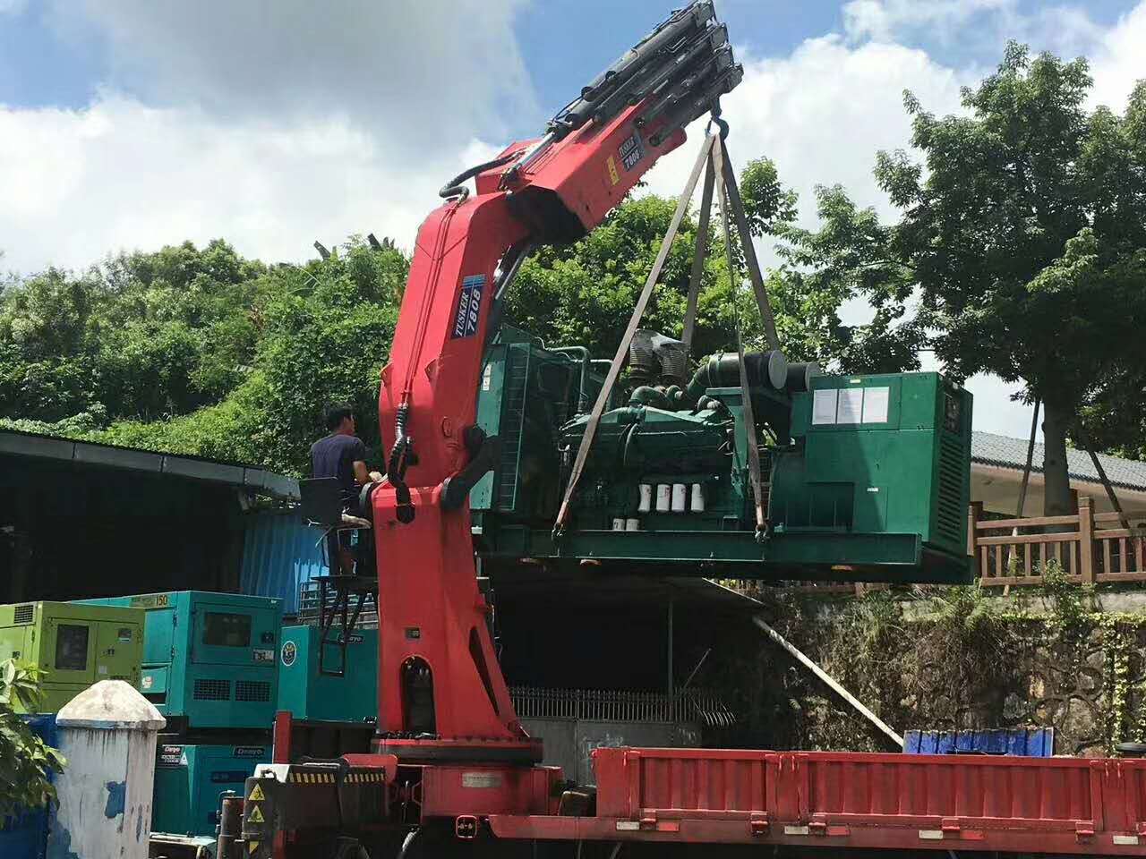 2017供應(yīng)甘肅白銀大型發(fā)電機(jī)出租《銷售.回收。維修。保養(yǎng)》