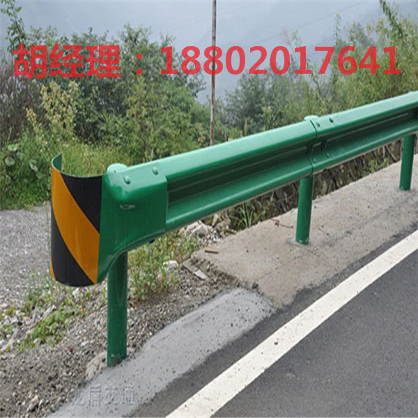 湛江高速公路護(hù)欄現(xiàn)貨 佛山防撞欄價(jià)格 深圳道路欄桿熱銷(xiāo)