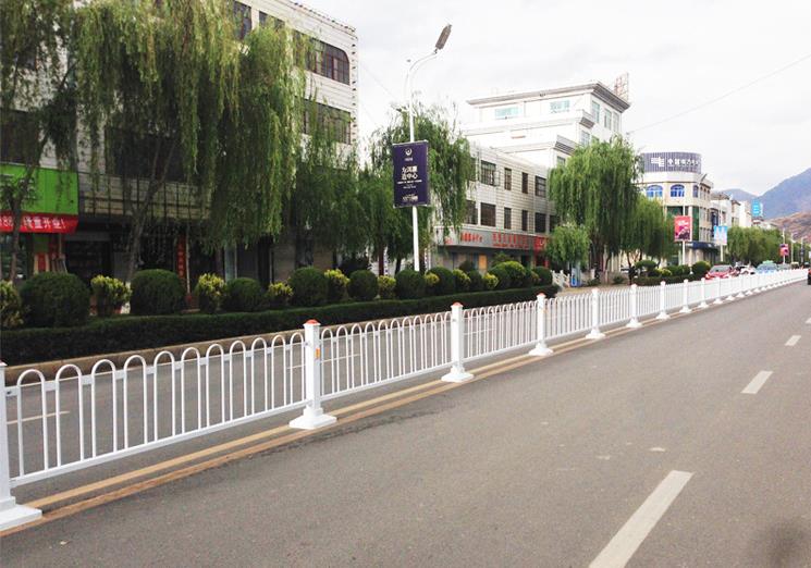 宣城交通護欄定制宣城道路護欄定制宣城藝術(shù)護欄定制貨源充足價格從優(yōu)