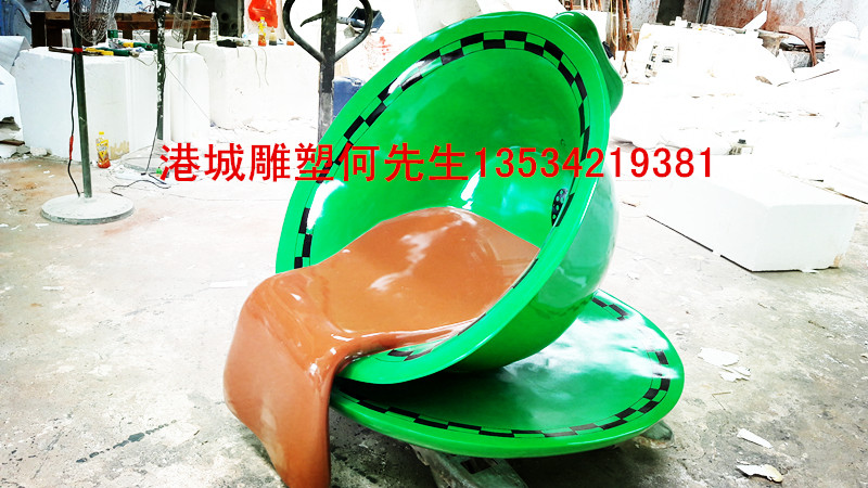 廣西茶餐廳裝飾大型玻璃鋼蘋果蛋殼休閑椅家具雕塑