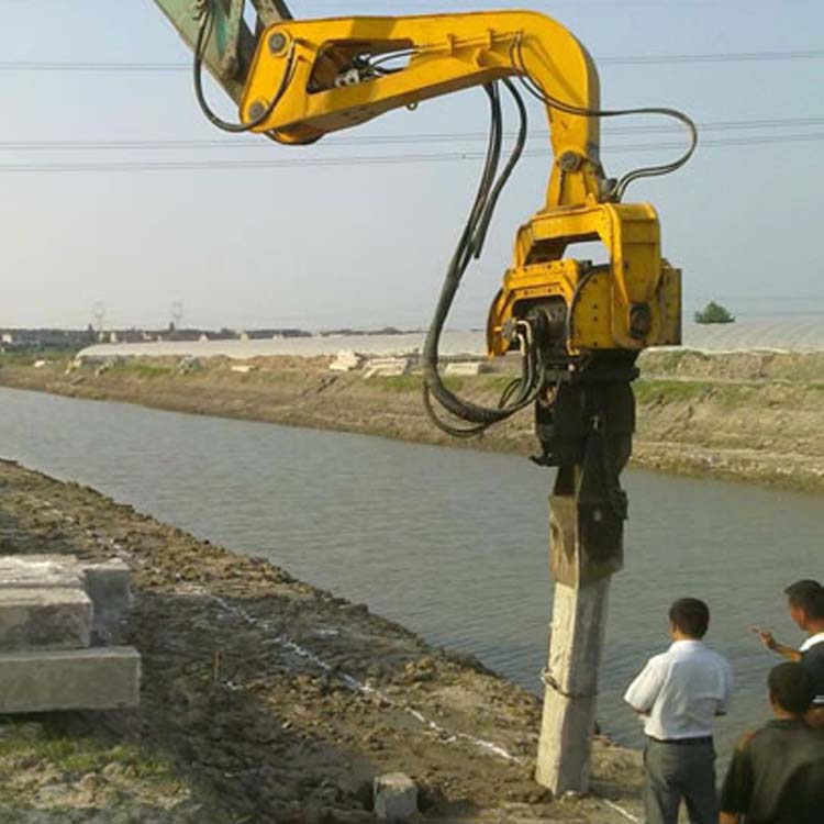 山東廠家直銷(xiāo)挖掘機(jī)打樁機(jī) 歡迎來(lái)電選購(gòu)