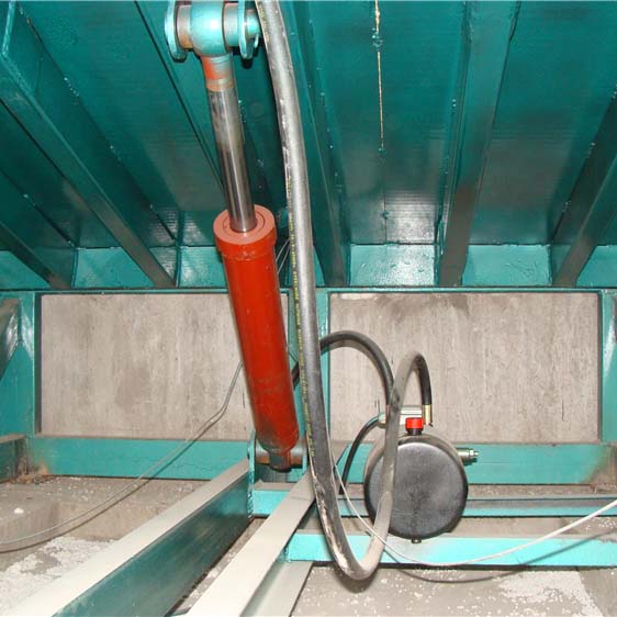 郎溪縣載重10噸固定式登車橋倉儲卸貨平臺固定登車橋廠家固定式卸貨平臺加工廠