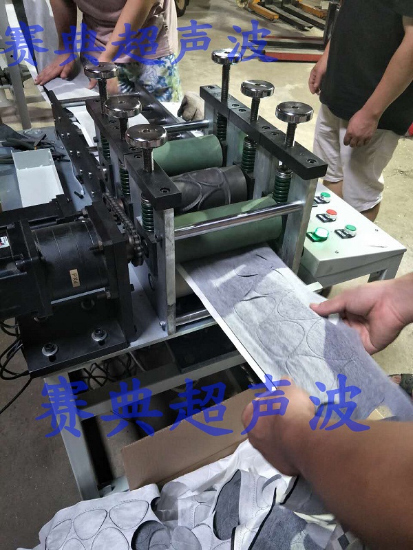 自動(dòng)超聲波無紡濾芯一次性成型機(jī)