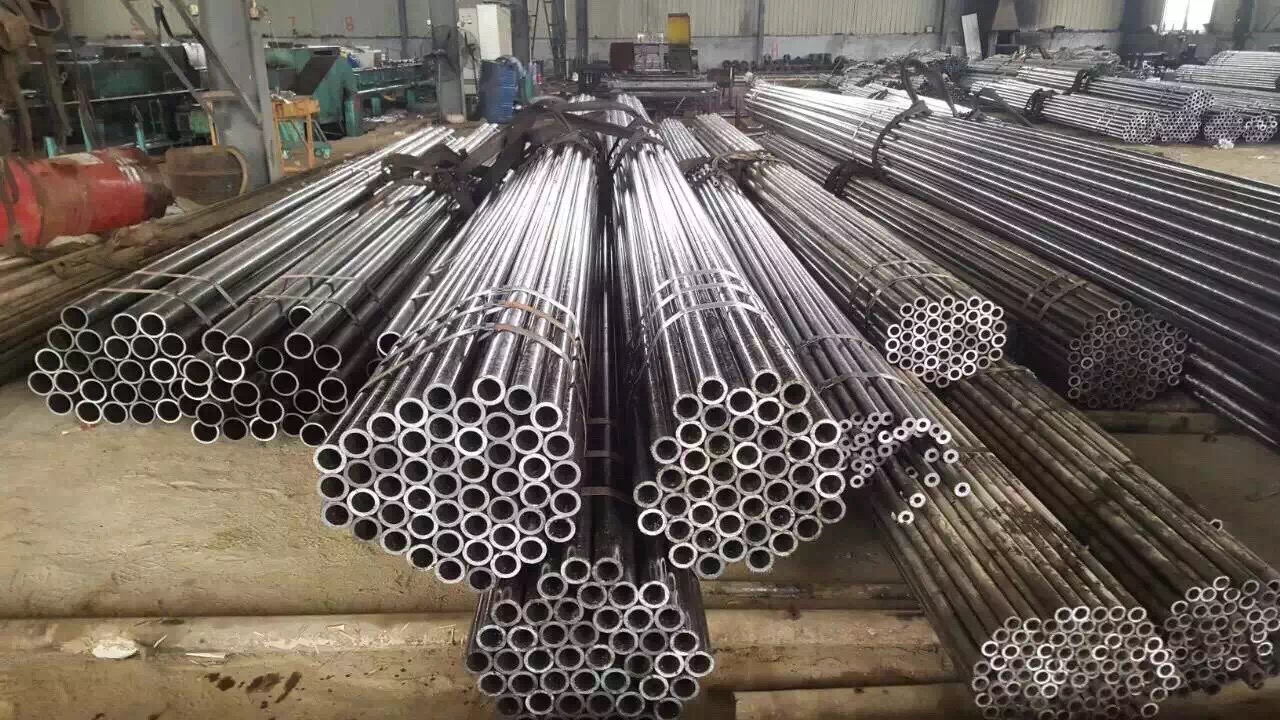 廠家直銷35crmo精拔鋼管質(zhì)量好，品種全