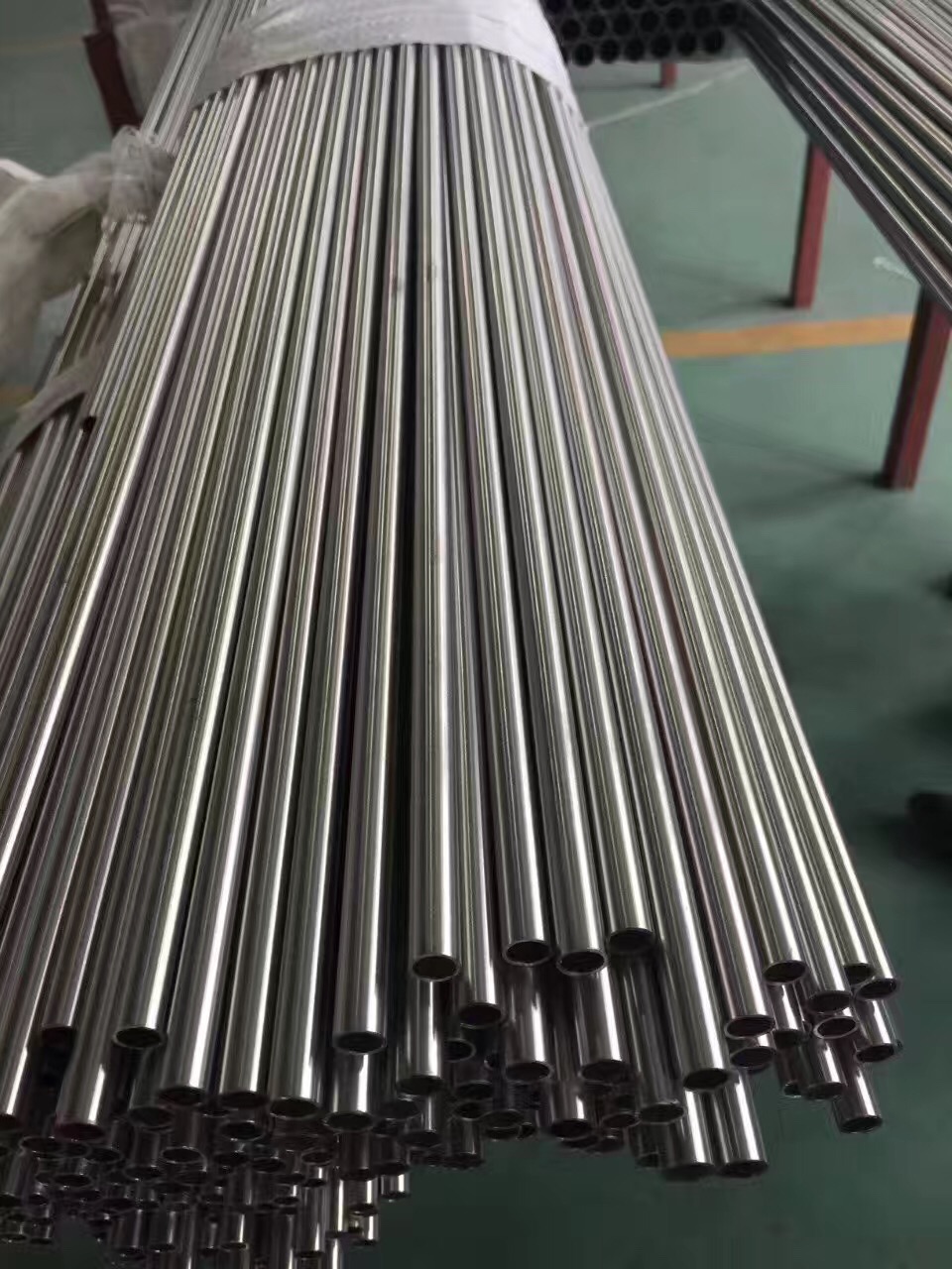 廠家直銷35crmo冷軋光亮鋼管質(zhì)量好，品種全