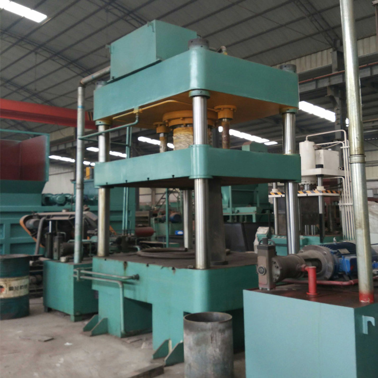 牛羊舔磚液壓機(jī) 代幣液壓機(jī) 陽極棒擠出機(jī) 秸稈成型機(jī)