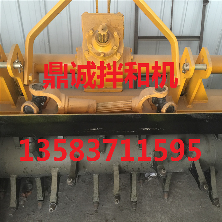 采用拖拉機(jī)作動(dòng)力的鼎誠(chéng)拌合機(jī)現(xiàn)貨現(xiàn)銷DCWB