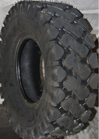 伊春工程機(jī)械輪胎17.5-25壓路機(jī)輪胎光面輪胎銷售點(diǎn)油泵防滑鏈批發(fā)