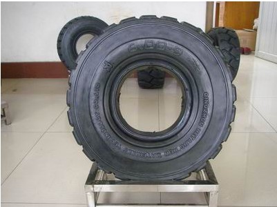 批發(fā)650-10叉車輪胎實(shí)心輪胎廠家出售型號齊全