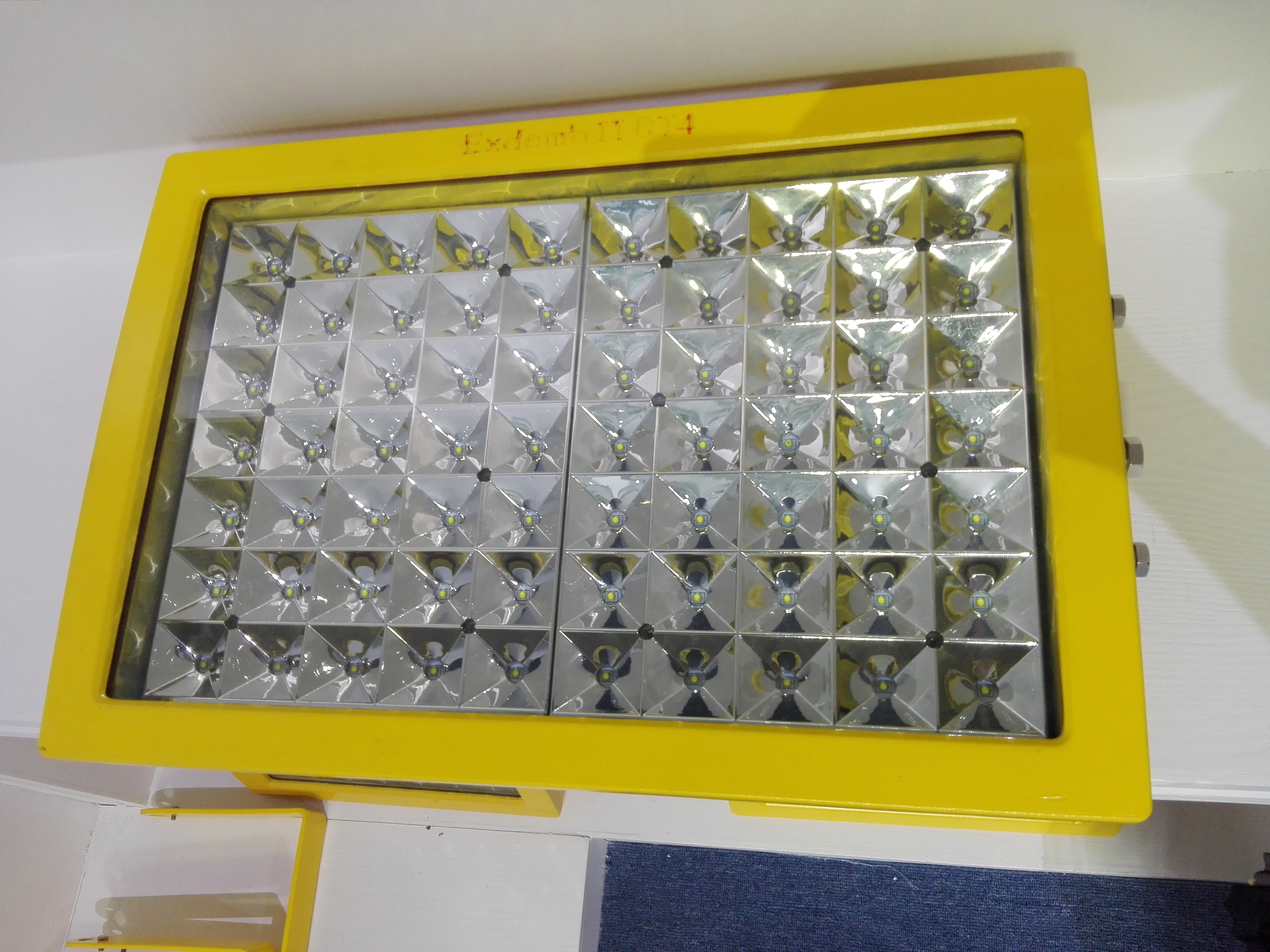 S100WSo(h)100WLED