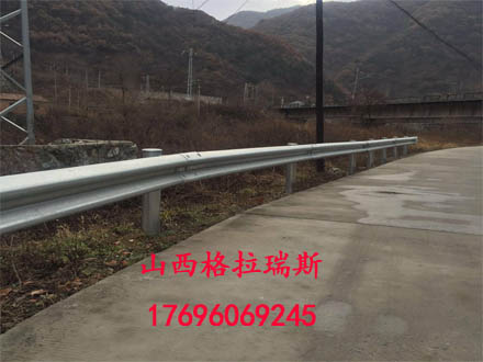 現(xiàn)貨供應(yīng)山西臨汾晉城A級國標波形防撞護欄 梁鋼護欄板 含安裝