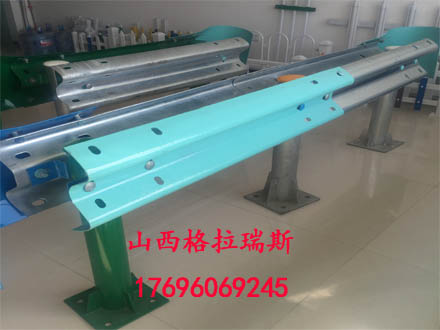 陜西護(hù)欄板廠家 供應(yīng)咸陽(yáng)渭南普通公路波形護(hù)欄 雙波鋼板護(hù)欄