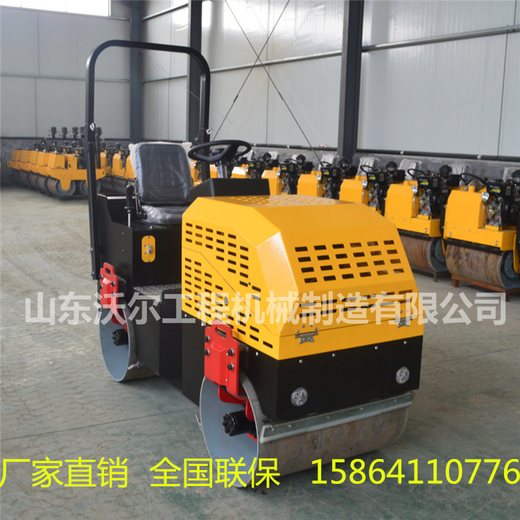 雙鋼輪座駕壓路機(jī)  1.5噸全液壓驅(qū)動柴油振動壓實(shí)機(jī) 現(xiàn)貨