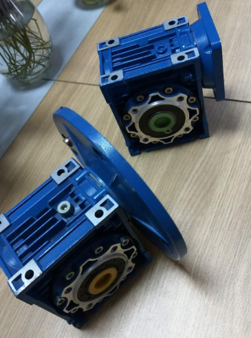 深圳減速機廠家供應NMRV75-30-120-24-FA蝸輪蝸桿減速機