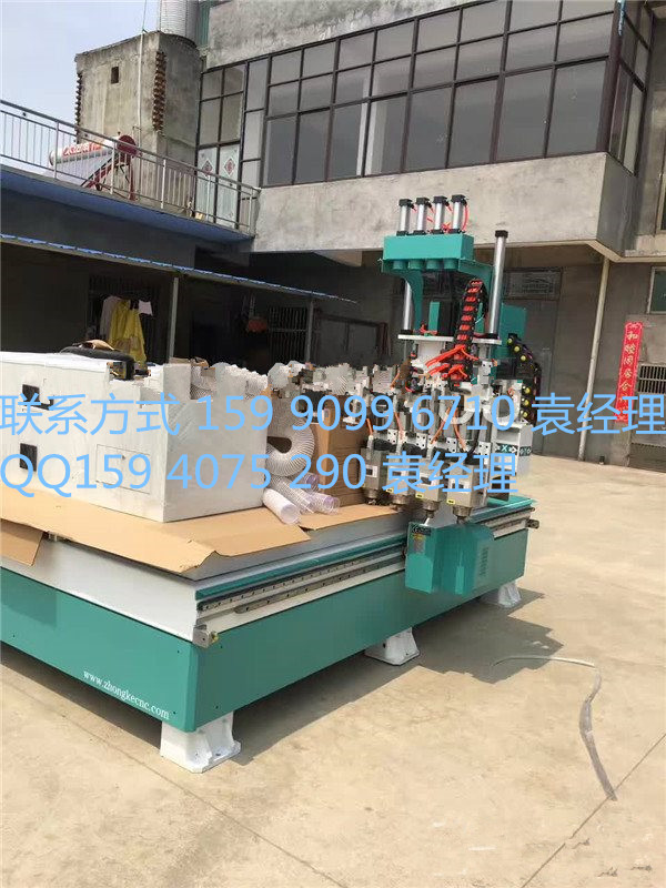 數控開料機_櫥柜加工中心_櫥柜衣柜雕刻機_定制板式家具生產設備
