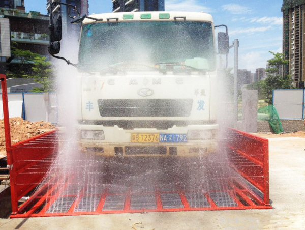 工程洗車臺 渣土車沖洗臺 洗輪機(jī) 攪拌站洗車臺 工地洗車機(jī) 自動洗輪機(jī)