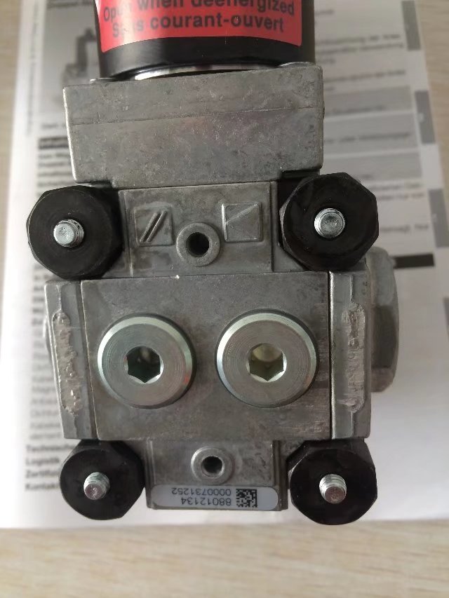 控制器BCU-465-51LW3GBS4ACB1184631743BJ20140730053