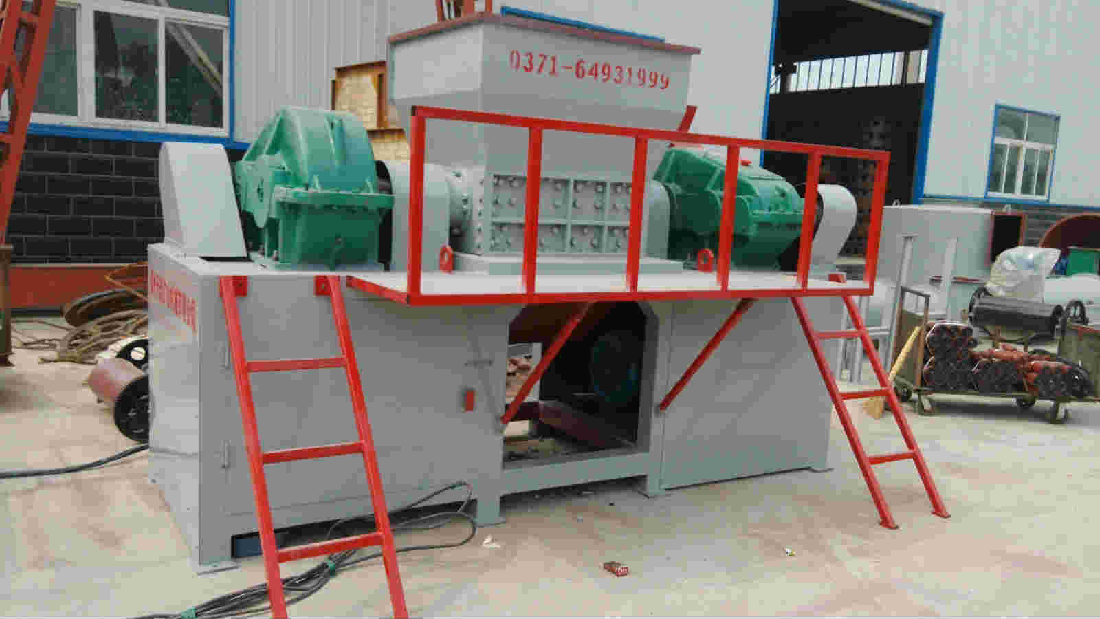 東莞廢鋼撕碎機(jī)汽車殼撕碎機(jī)廠家直銷