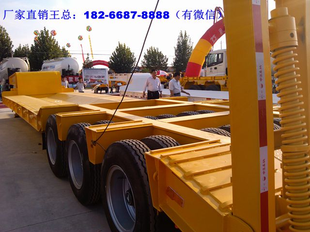 黑龍江北安市進(jìn)口鋼一線雙橋低平板運(yùn)輸車