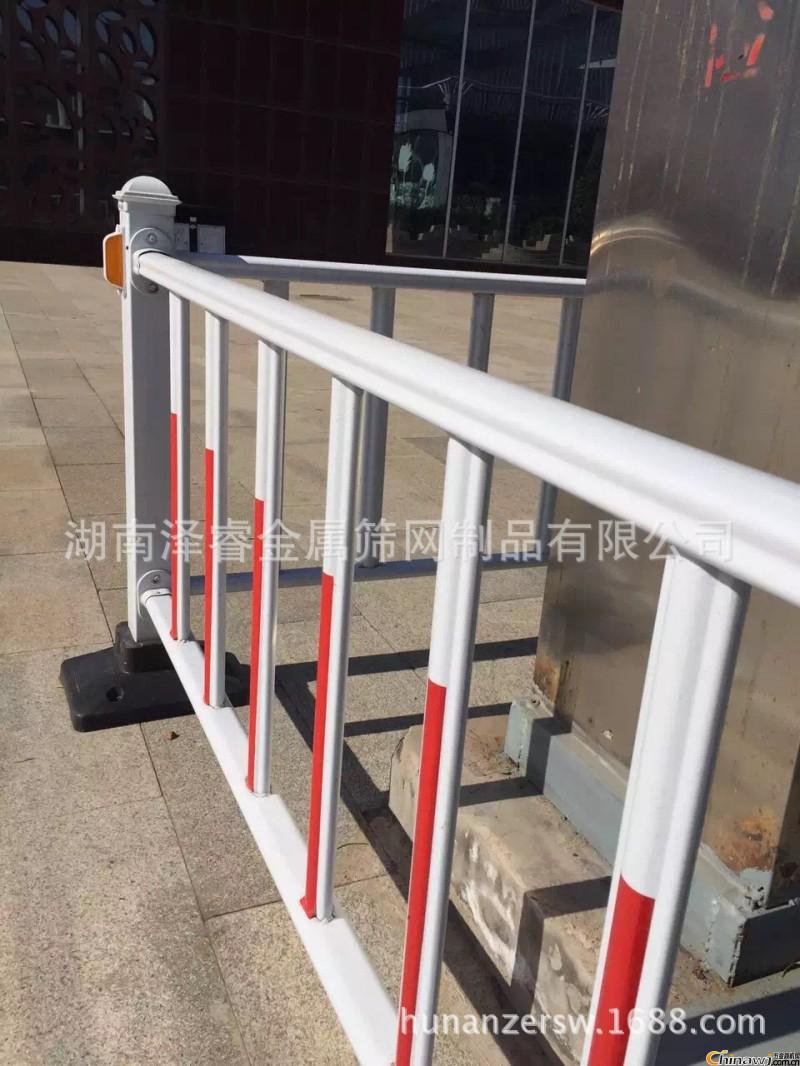 草坪護(hù)欄，PVC護(hù)欄，花園柵欄，花壇圍欄