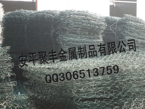 河北石籠網(wǎng)廠家，格賓網(wǎng)，六角擰編。雷若護(hù)墊