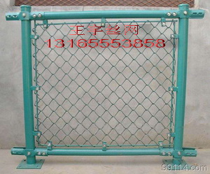 圍墻用鐵絲網(wǎng)，養(yǎng)殖用鐵絲網(wǎng)，鐵絲編織網(wǎng)，鐵絲隔離柵，河北鐵絲網(wǎng)圍欄