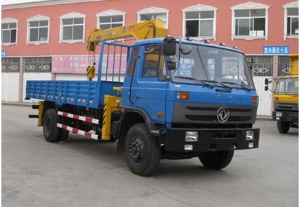 東風(fēng)153隨車起重運(yùn)輸車，6.3噸隨車吊價格