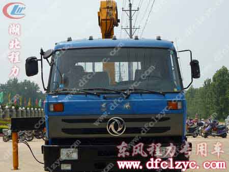 東風(fēng)小三軸折臂隨車(chē)吊