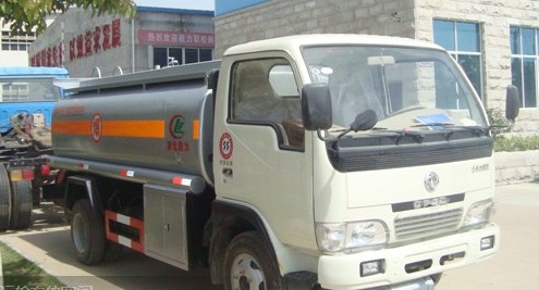 油罐車_實(shí)惠便宜油罐車價格_小型油罐車報(bào)價_優(yōu)質(zhì)油罐車