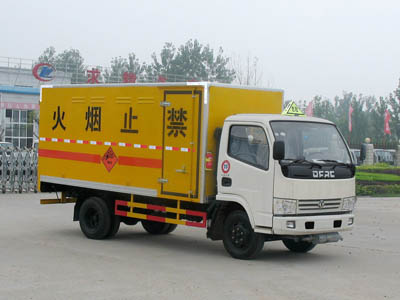 爆炸物品運(yùn)輸車，東風(fēng)天錦爆炸物品運(yùn)輸車