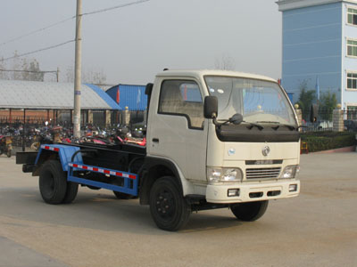 程力汽車行駛中對路面情況要有預(yù)見性，