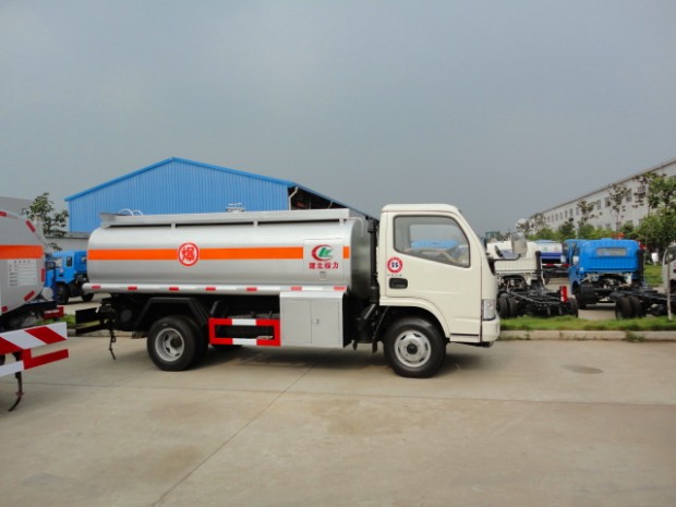 東風福瑞卡加油車3噸加油車5噸加油車廠家小型流動加油車價格