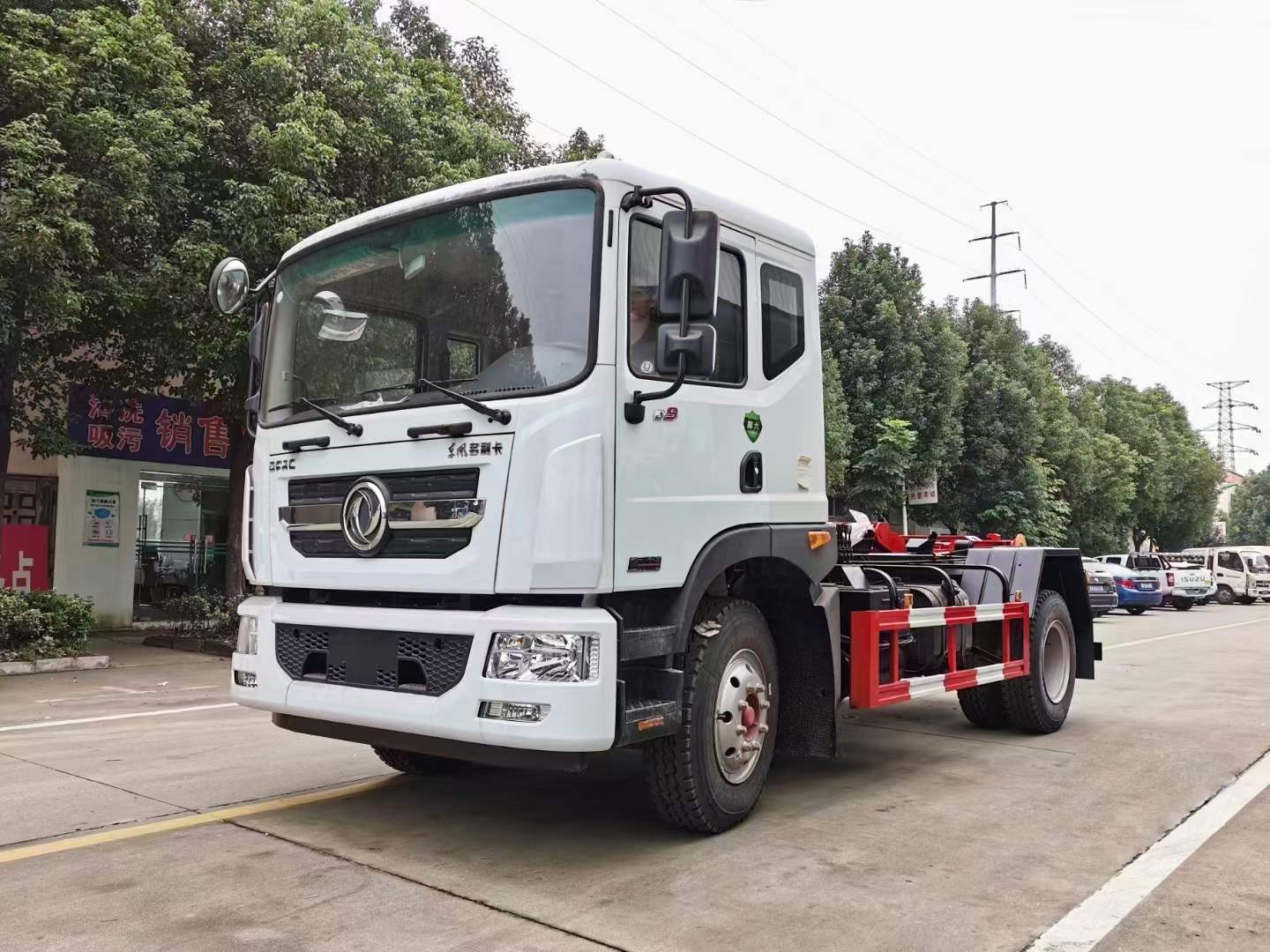 東風(fēng)D9車廂可卸式垃圾車 14方移動(dòng)壓縮箱勾臂車 可配移動(dòng)站使用