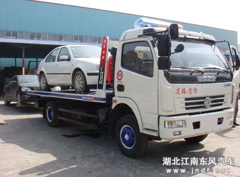 東風多利卡平板拖車,經(jīng)濟型國三清障車