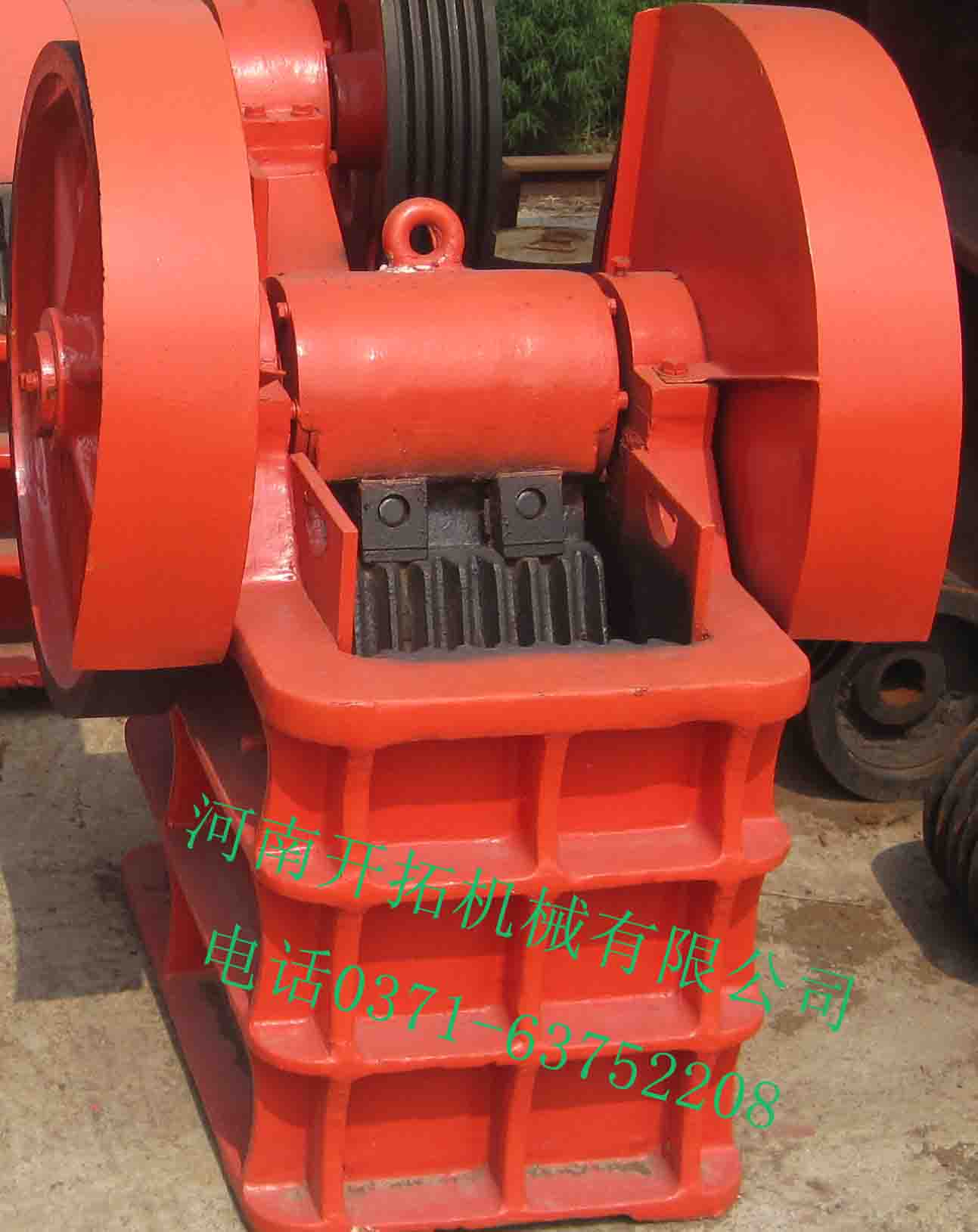 各種型號(hào)顎式破碎機(jī)-河南開拓機(jī)械有限公司